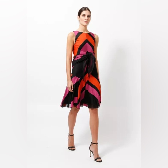Balenciaga by Nicolas Ghesquière Graphic Knot Flared Dress Fall 2007 Collection - Picture 1 of 14